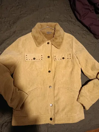 Chaqueta de pana beige con forro de piel sintética - miniatura 3