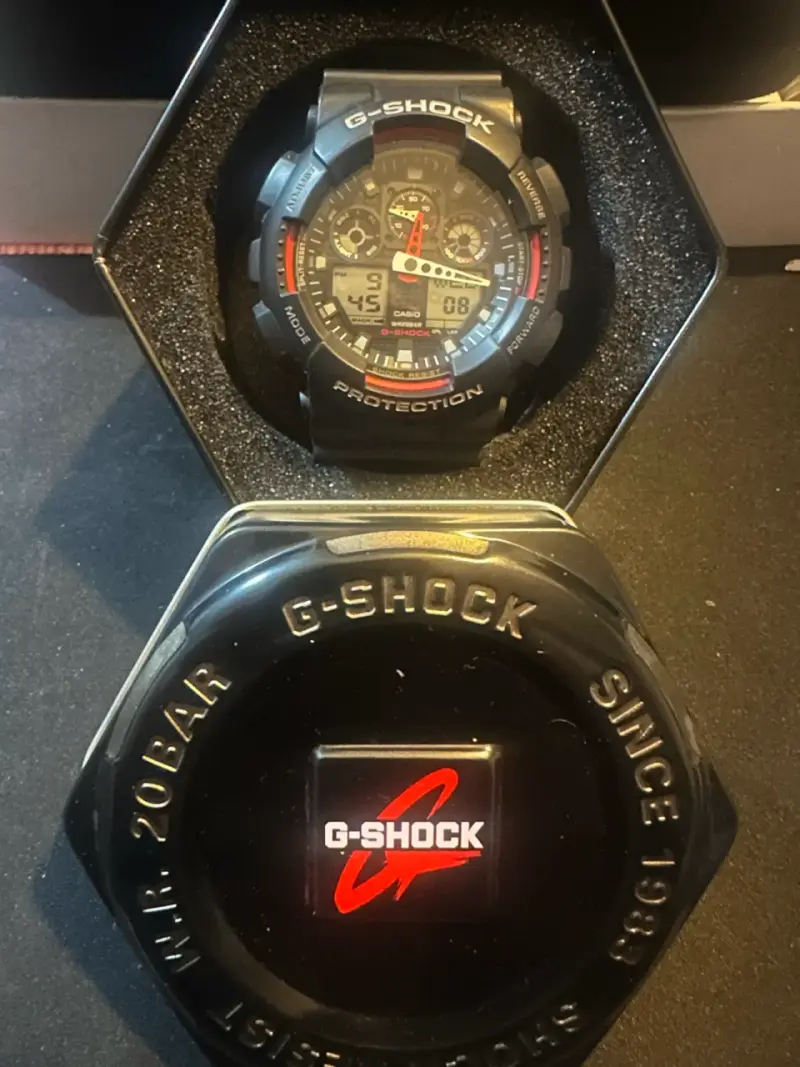 Reloj Casio G-Shock GA-100 Resistente al Agua
