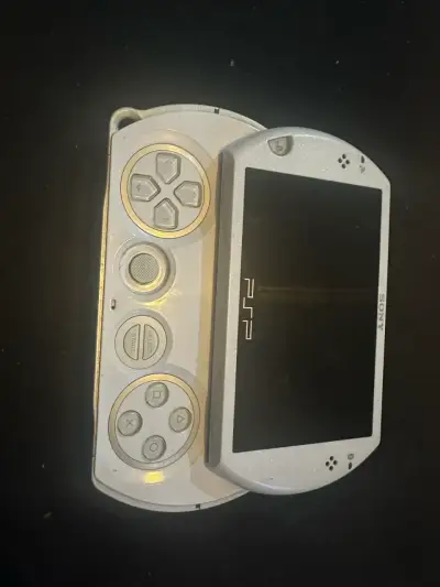 Consola portátil Sony PSP Go blanca - miniatura 1