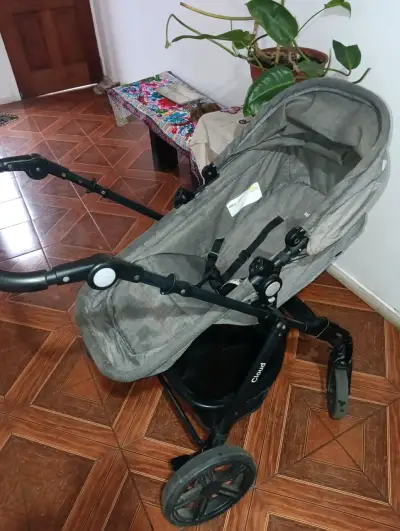 Coche de bebé gris con estructura ajustable - miniatura 5