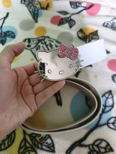 Cinturón  con hebilla Hello Kitty 🤍 - miniatura 1