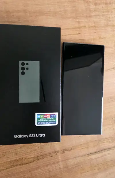 Samsung Galaxy S23 Ultra en excelente estado - miniatura 1