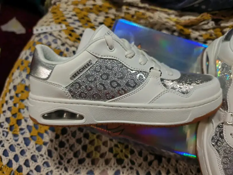 Zapatillas Skechers Street con diseño brillante - 2