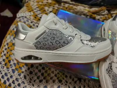 Zapatillas Skechers Street con diseño brillante - miniatura 2
