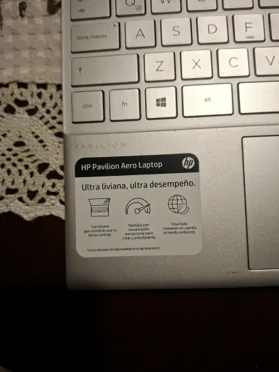 Laptop HP Pavilion Aero Ryzen 5 5600U 8GB RAM - miniatura 4