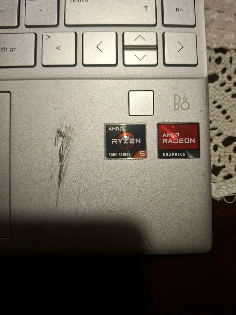 Laptop HP Pavilion Aero Ryzen 5 5600U 8GB RAM - 5