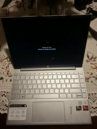 Laptop HP Pavilion Aero Ryzen 5 5600U 8GB RAM - miniatura 6