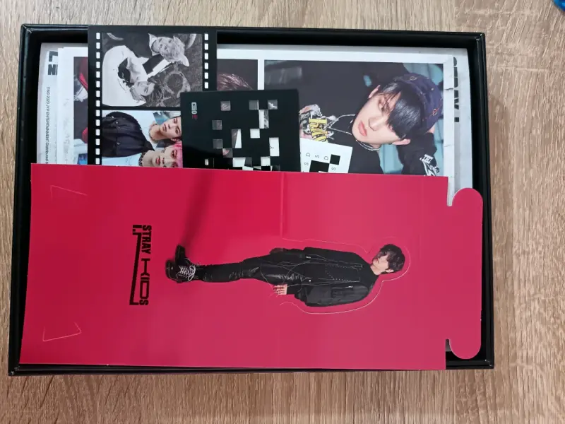 Álbum Stray Kids Go Live Limited sin photocards - 3