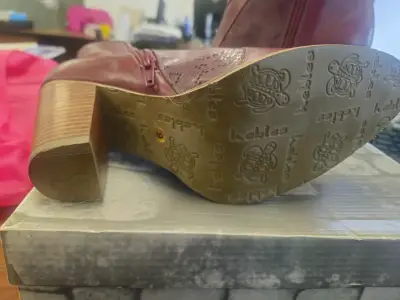 Botines de cuero burdeos con tacón alto Hebles - miniatura 4