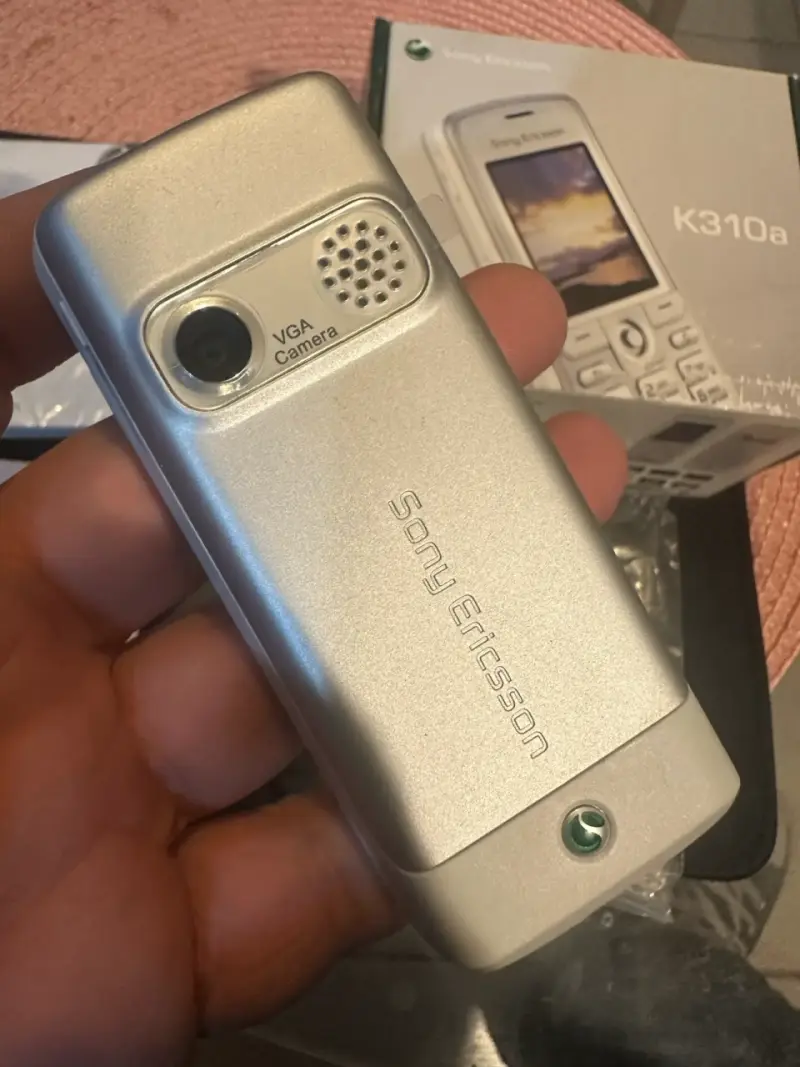 Teléfono Sony Ericsson K310a - 3