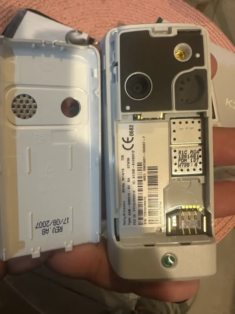 Teléfono Sony Ericsson K310a - 4