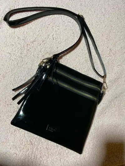 Cartera cruzada negra charol - miniatura 1
