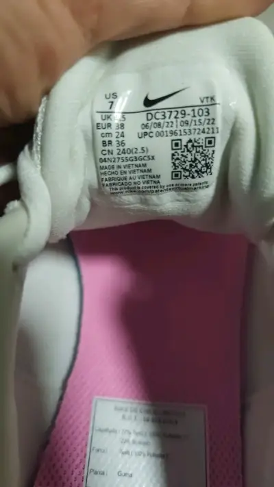 Zapatillas deportivas blancas con logo rosa Nike Revolution - miniatura 2
