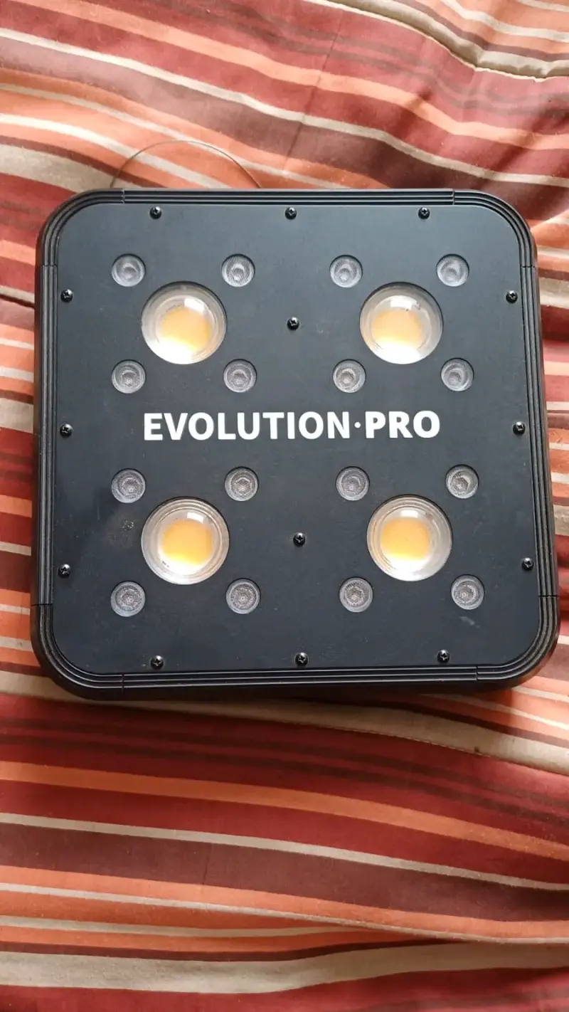 Luz LED para cultivo Evolution Pro - 1