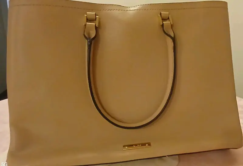 Bolso tote beige con detalle blanco Aldo - 2