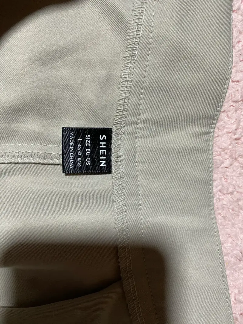 Shorts de Mujer Shein beige TALLA L - 3
