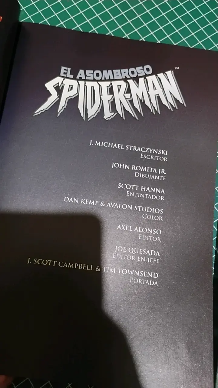 Colección de novelas gráficas Marvel + Poster - 2
