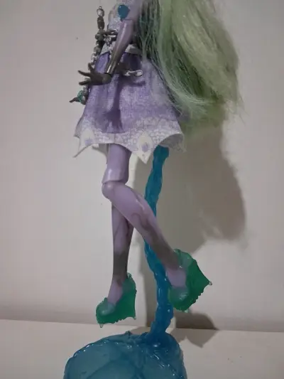 Muñeca Monster High Twyla - miniatura 2