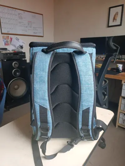Mochila para cámara fotográfica azul con compartimentos ajustables - miniatura 2