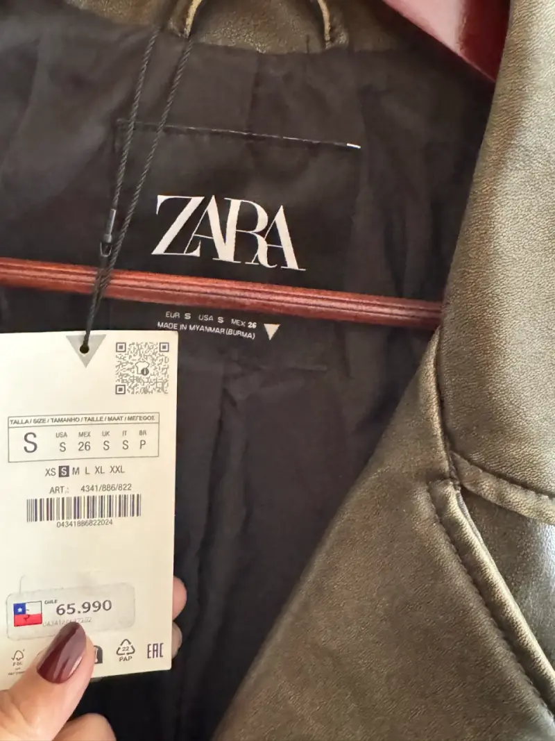 Chaqueta de cuero sintético negra Zara - 4