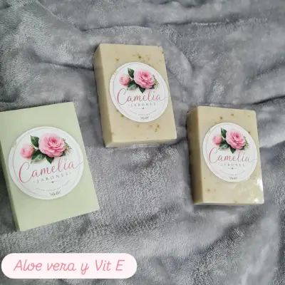 Jabones artesanales Camelia con aloe vera y vitamina E - miniatura 1