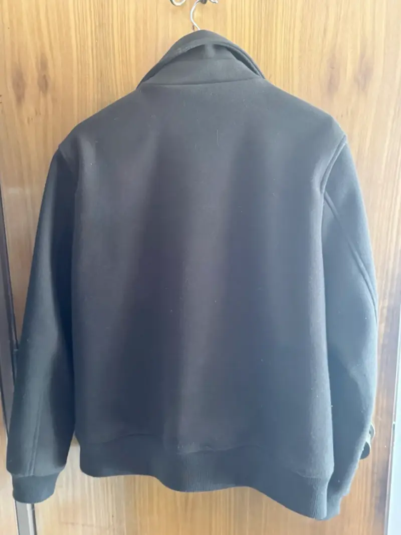 Chaqueta negra con cierre y tachas Basement - 2