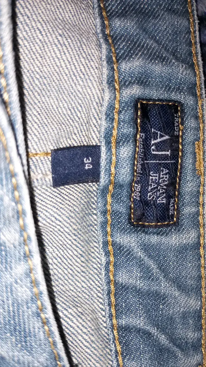 Jeans Armani en buen estado - 3