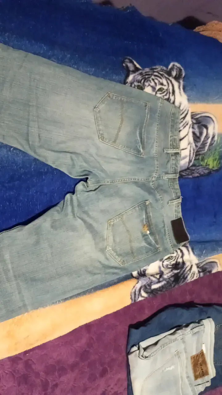 Jeans Armani en buen estado - 4