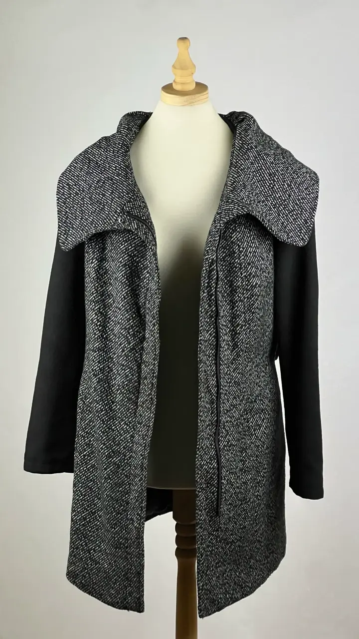 Abrigo Nicole Miller - Talla L - 2