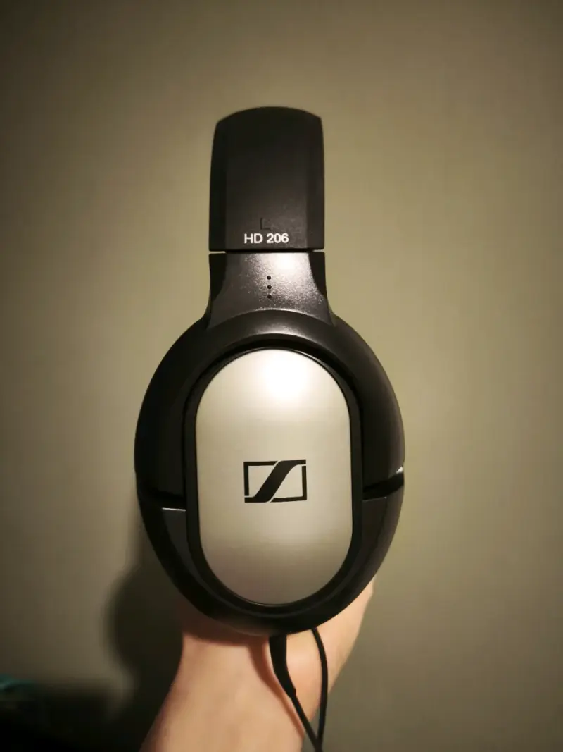Audífonos Sennheiser HD 206 con sonido potente - 3