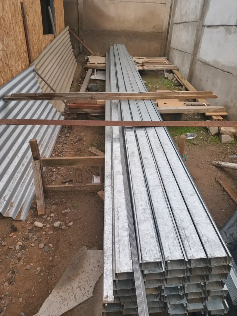 Perfil C de Acero Galvanizado para Construcción - 1