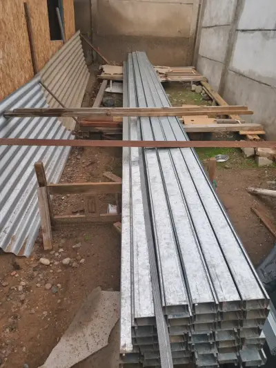 Perfil C de Acero Galvanizado para Construcción - miniatura 1