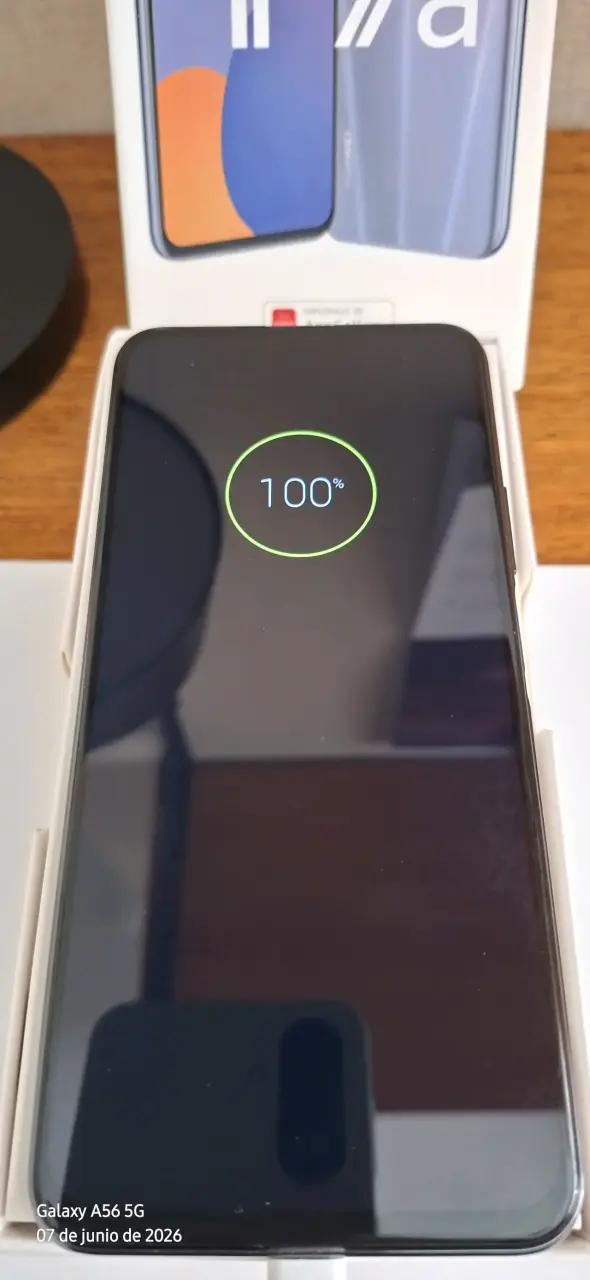 Huawei Y9a smartphone con cargador - 2