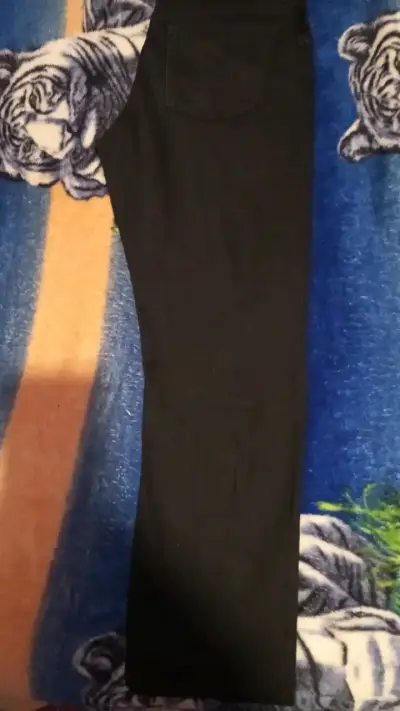 Pantalón negro de mezclilla - miniatura 1