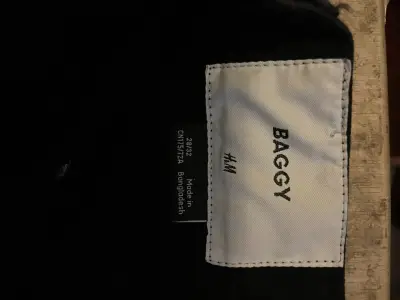 Pantalones negros baggy H&M para hombre. - miniatura 3