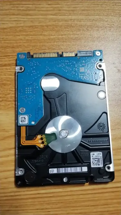 Disco Duro Seagate Laptop 2,5  1TB   COMO NUEVO - miniatura 3