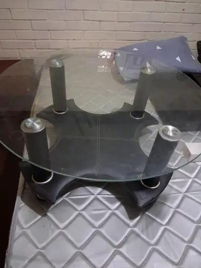 Mesa de centro de vidrio y metal moderna - miniatura 2