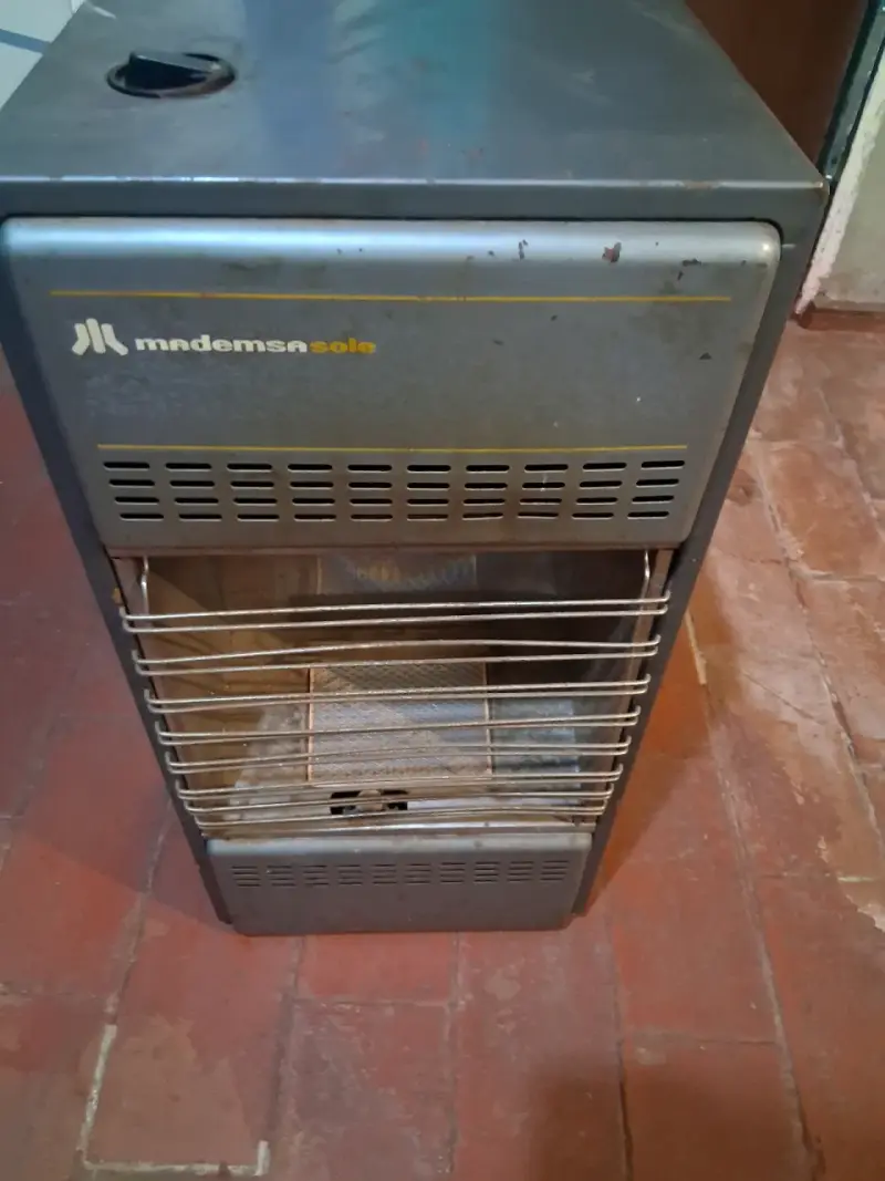 Estufa a gas Mademsa mas galon de gas 5 kilos - 1