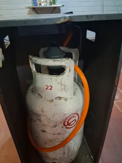 Estufa a gas Mademsa mas galon de gas 5 kilos - miniatura 4