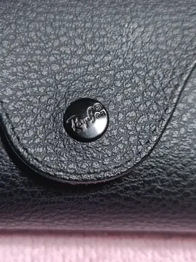 Estuche de gafas Ray-Ban con paño de limpieza - miniatura 4