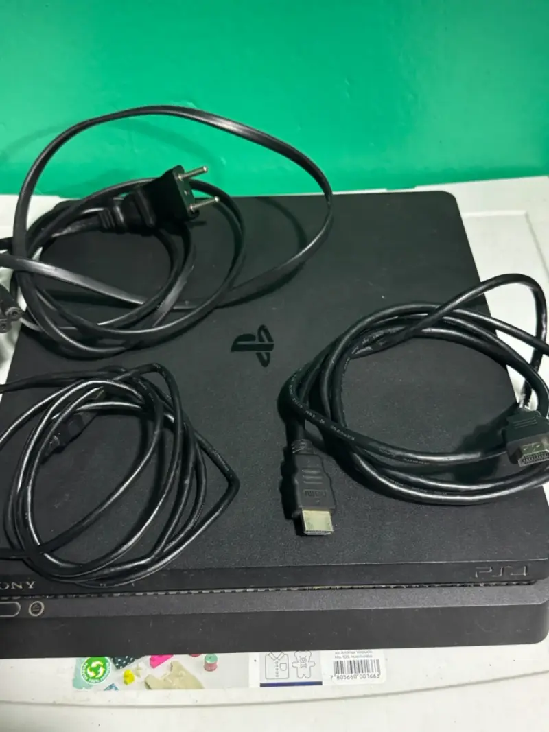Consola PlayStation 4 con juegos incluidos - 2