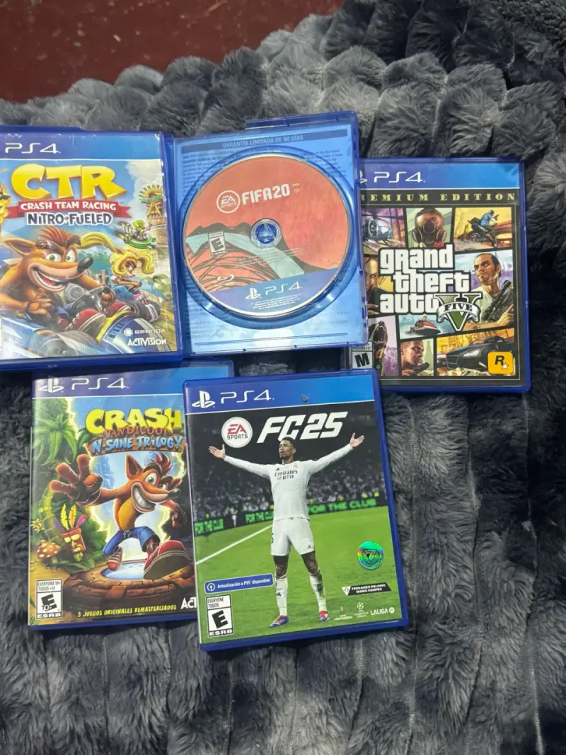 Consola PlayStation 4 con juegos incluidos - 4