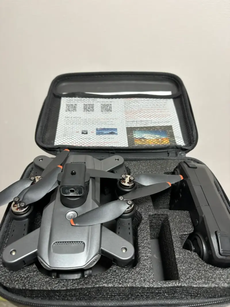 Drone plegable con control remoto y estuche - 1