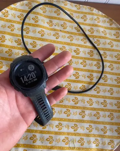 Reloj inteligente deportivo Garmin Instinct - miniatura 2