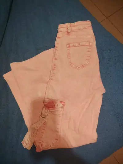 Jeans rosados para mujer en buen estado - miniatura 2