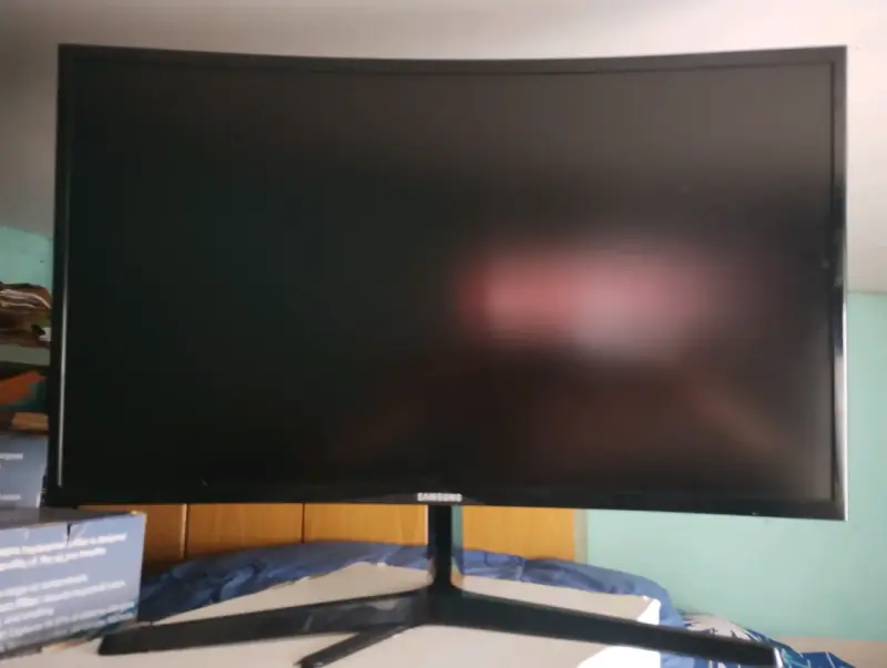 Monitor Curvo Samsung 32 Pulgadas - 1