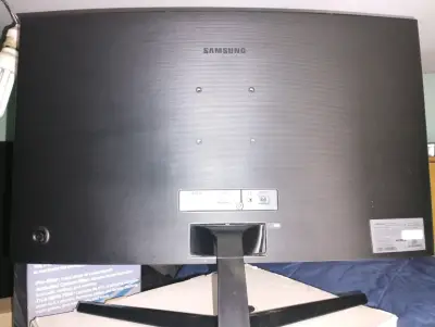 Monitor Curvo Samsung 32 Pulgadas - miniatura 4