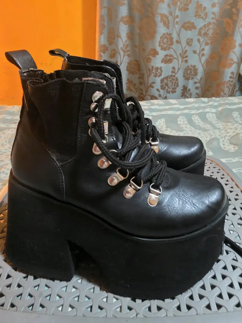 Botines de Plataforma Negros con Cordones - 5
