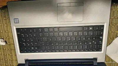 Laptop Lenovo Ideapad 100S en buen estado - miniatura 2