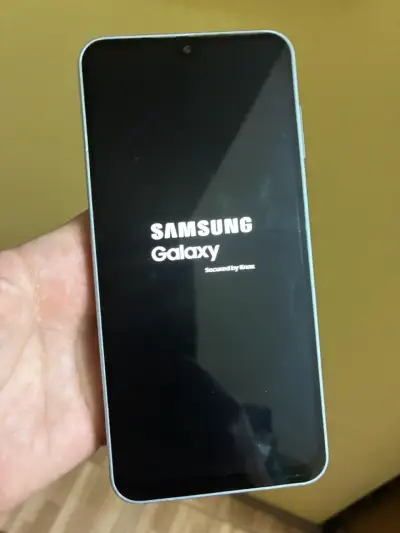 Samsung Galaxy A16 con 128GB y triple cámara - miniatura 1